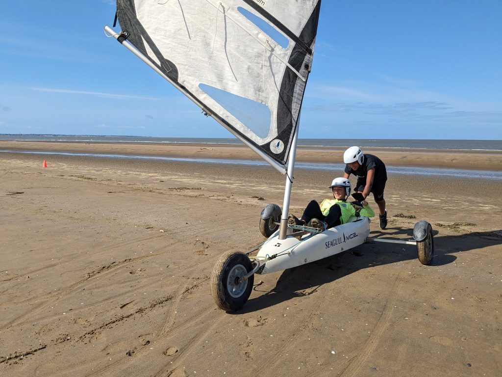 Vacances scolaires été 2023 - saint brévin - char à voile