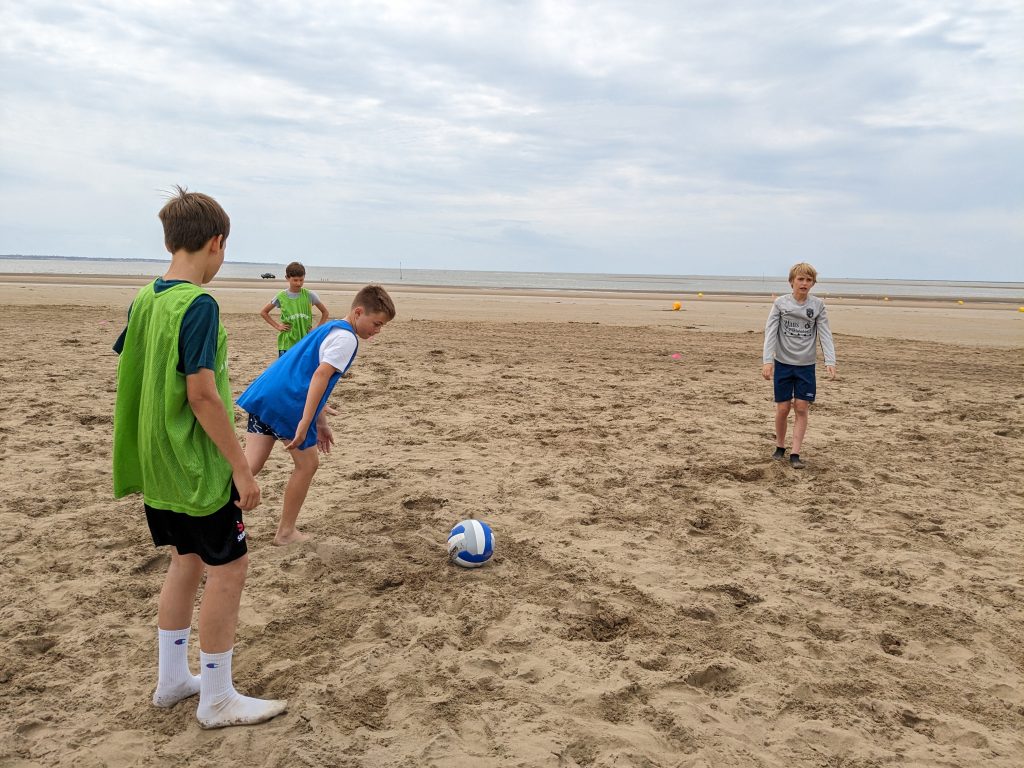Beach soccer - plage saint brévin les pins - summer camp - fc saint julien divatte