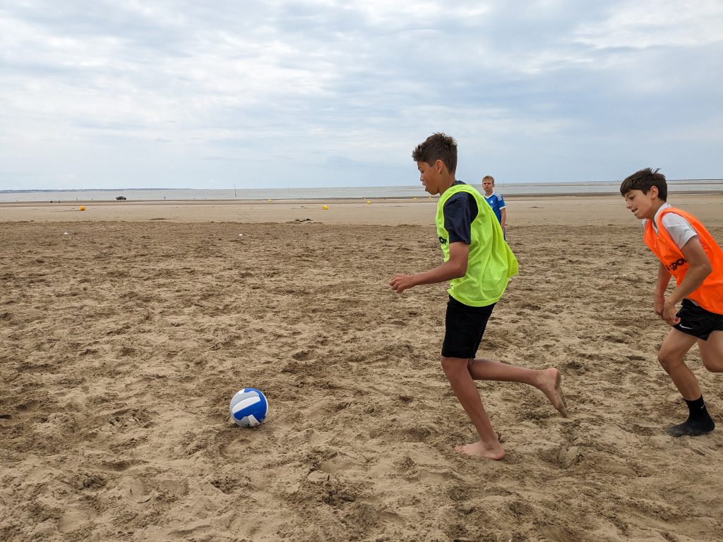 Beach soccer - plage saint brévin les pins - summer camp - fc saint julien divatte