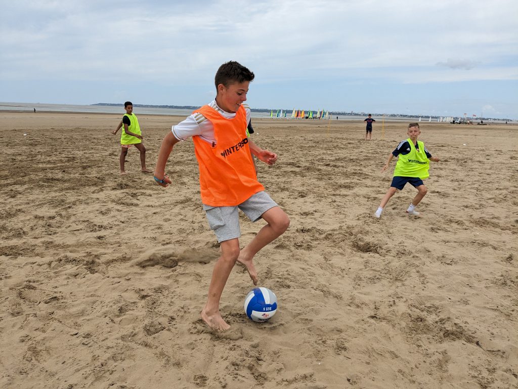 Beach soccer - plage saint brévin les pins - summer camp - fc saint julien divatte
