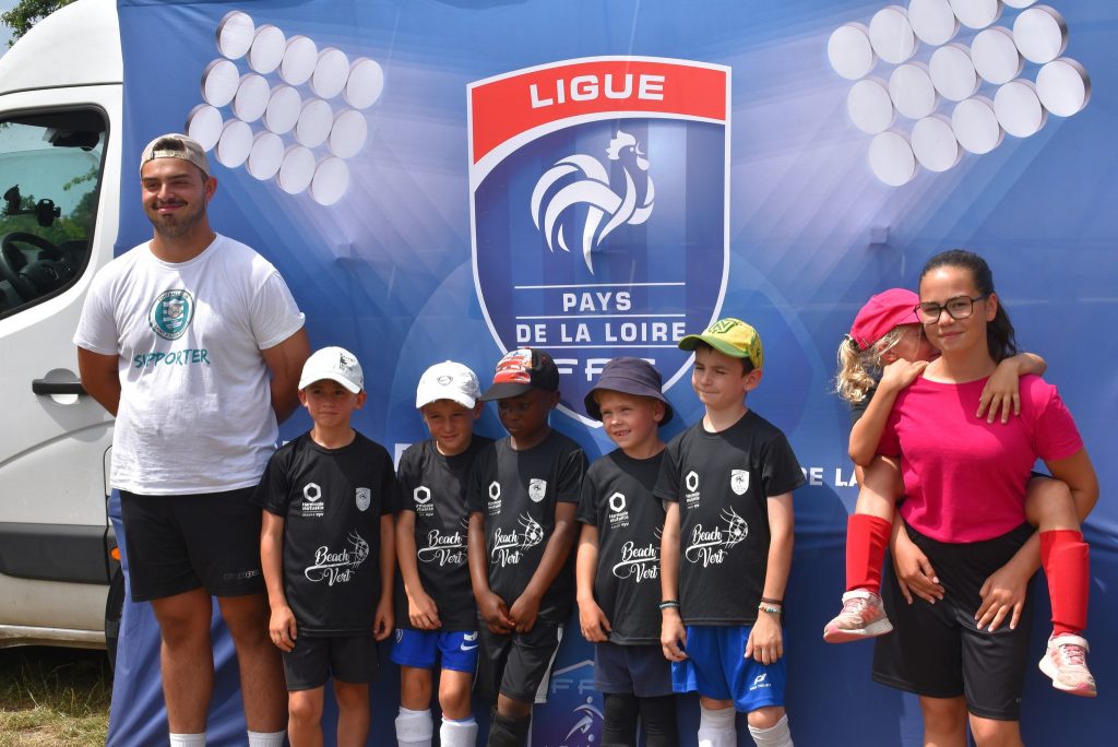 photo équipe fcsjd - jeunes footballeurs - beach vert - ligue